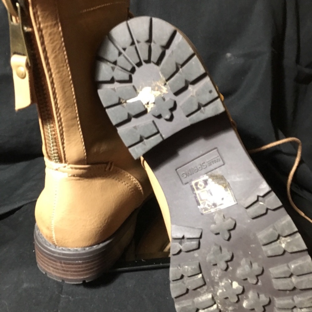 Boots - Picture 2 of 3